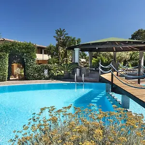Relais Fenicottero Rosa Porto Taverna